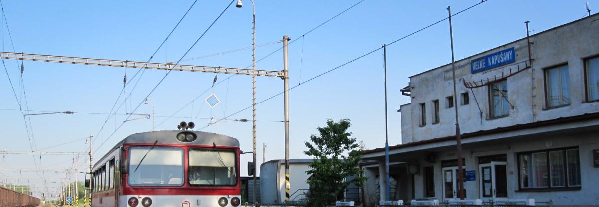 A vasúti személyszállítás újraindítását kéri az MKP Nagykapos és Bánóc között