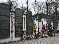 A sztálinizmus áldozataira emlékeztek a szolyvai emlékparkban