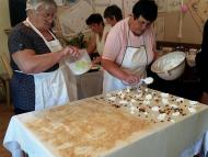 Túrós rétes, mákos rétes, jó tele tállal...