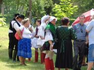 Népviseleti találkozót rendeztek Bényben