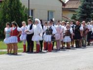 Népviseleti találkozót rendeztek Bényben