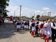 Népviseleti találkozót rendeztek Bényben