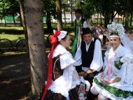 Népviseleti találkozót rendeztek Bényben