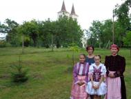 Népviseleti találkozót rendeztek Bényben