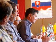 Jobb egyszer látni, mint százszor hallani