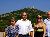 Jobb egyszer látni, mint százszor hallani