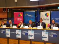 Nem vagyunk egyedül  - Összeurópai aláírásgyűjtés indul a kisebbségi jogok bővítésére