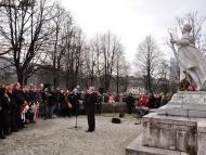 Március 15-én, a pozsonyi Petőfi-szobornál