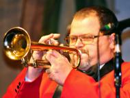 Ünnepi évértékelő Diószegen, fellépett a Benkó Dixieland Band