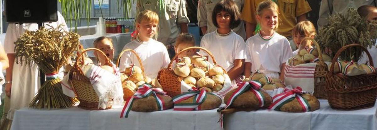 Új kenyér ünnep Bősön