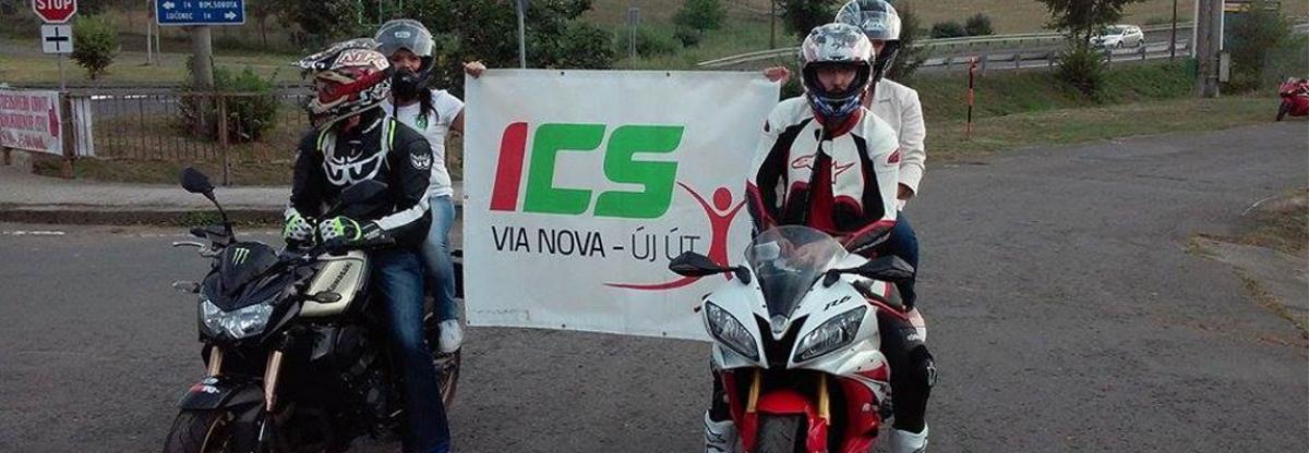 Keresztkérdés Keresztúrnál – motorbiciklin tüntetett a Via Nova az R2-esért