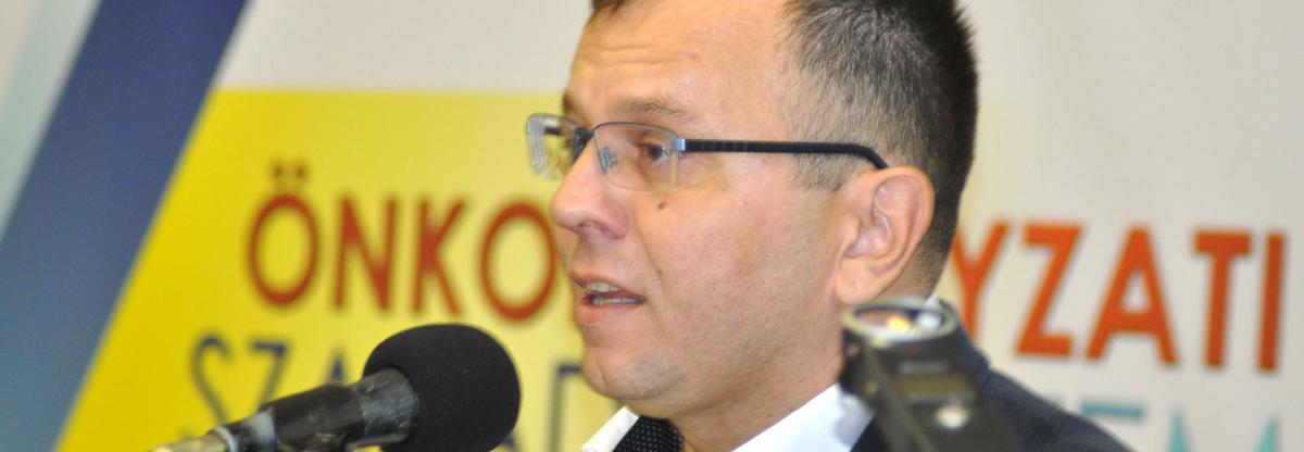 Őry Péter a VII. Önkormányzati Szabedegyetemen Őry Péter a VII. Önkormányzati Szabedegyetemen