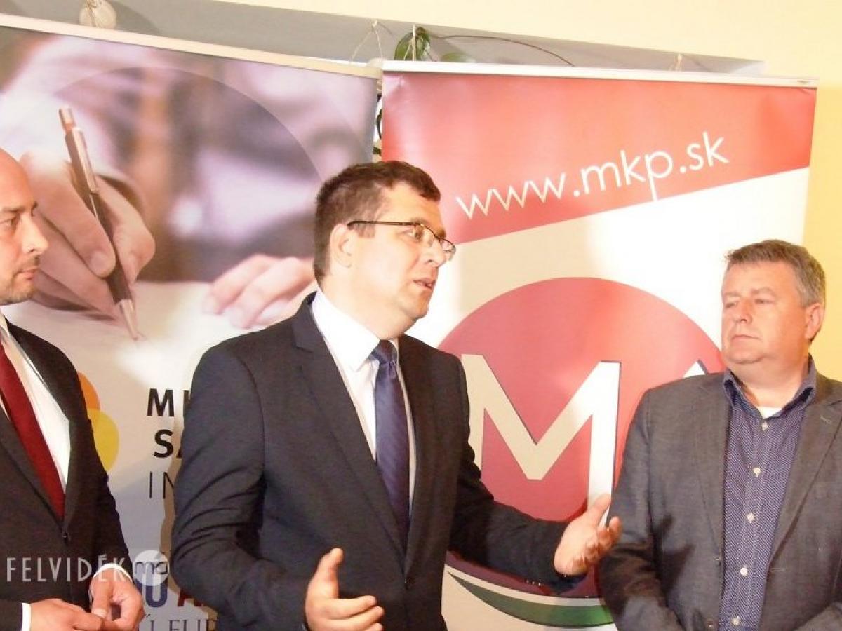 Seszták Miklós beszéde közben (Fotó: Szegedy László/Felvidék.ma) Seszták Miklós beszéde közben (Fotó: Szegedy László/Felvidék.ma)