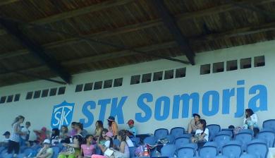 Végre felkerült a magyar felirat is az STK Somorja stadionjába